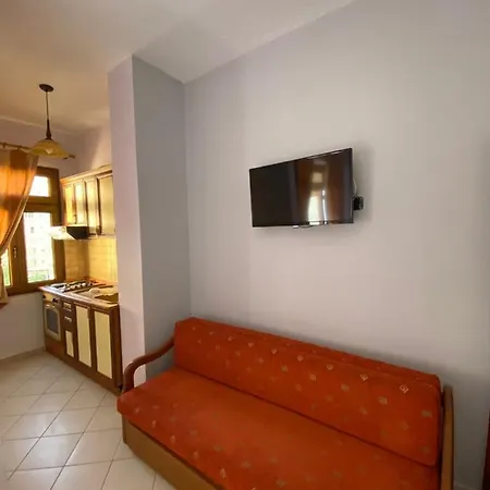 ホテル Hotel Shqiponja