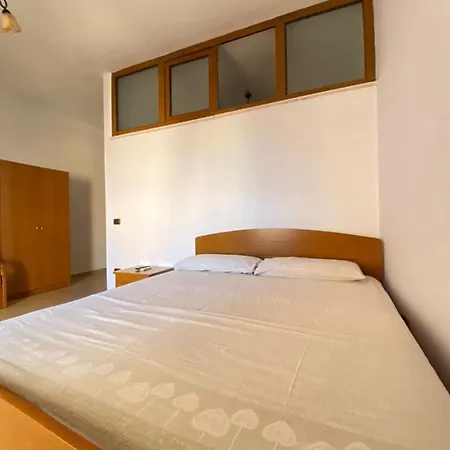 Hotel Shqiponja 3*